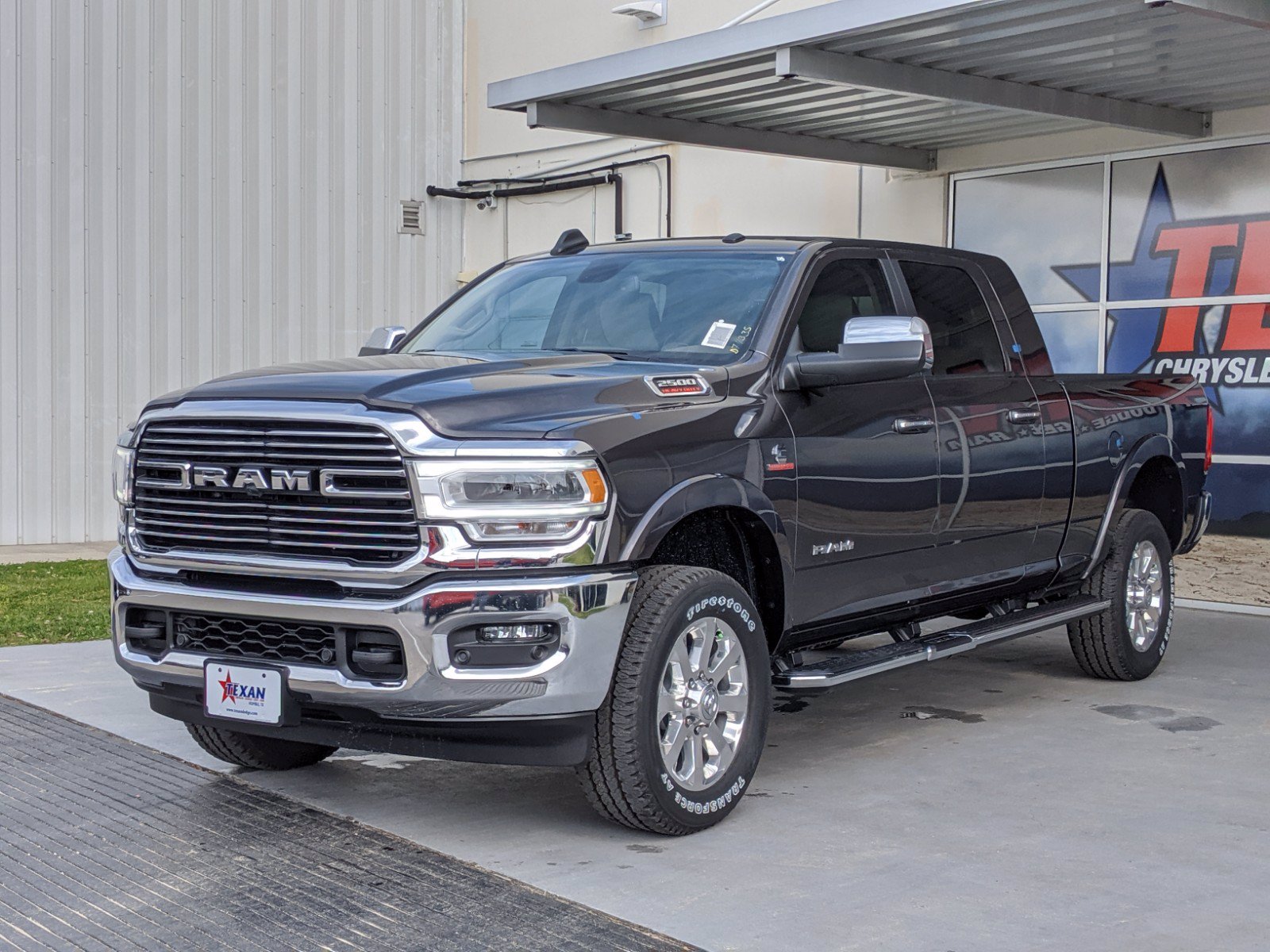 New 2020 RAM 2500 Laramie Mega Cab in Humble #DT4335 | Texan Chrysler ...